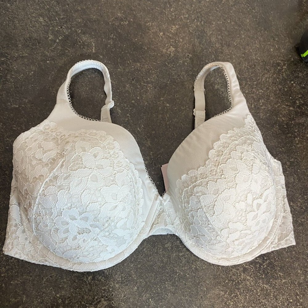 Victoria's Secret Cream Lace Bra